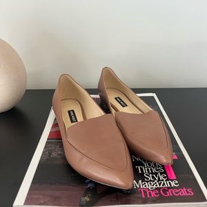 Leather pointed toe flats, dusty pink. Sz 7